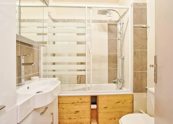 2 Pieces Avec Balcon, Vue Et Parking - Fr-1-788-68 Appartement